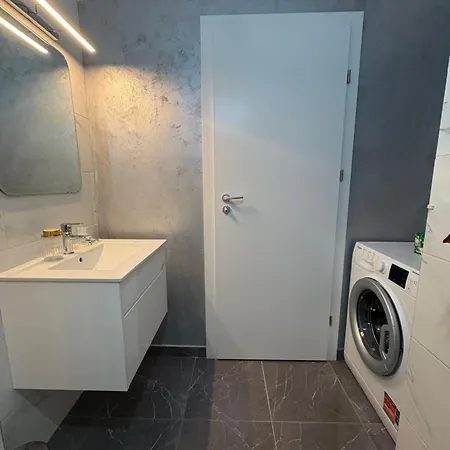 Elle Collection - The Alpine Edit Apartment Brasov