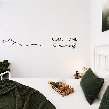 Elle Collection - The Alpine Edit *