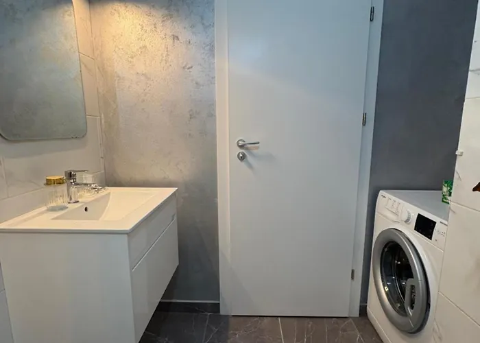 Gabry Elle's Skyline View Apartment Brasov